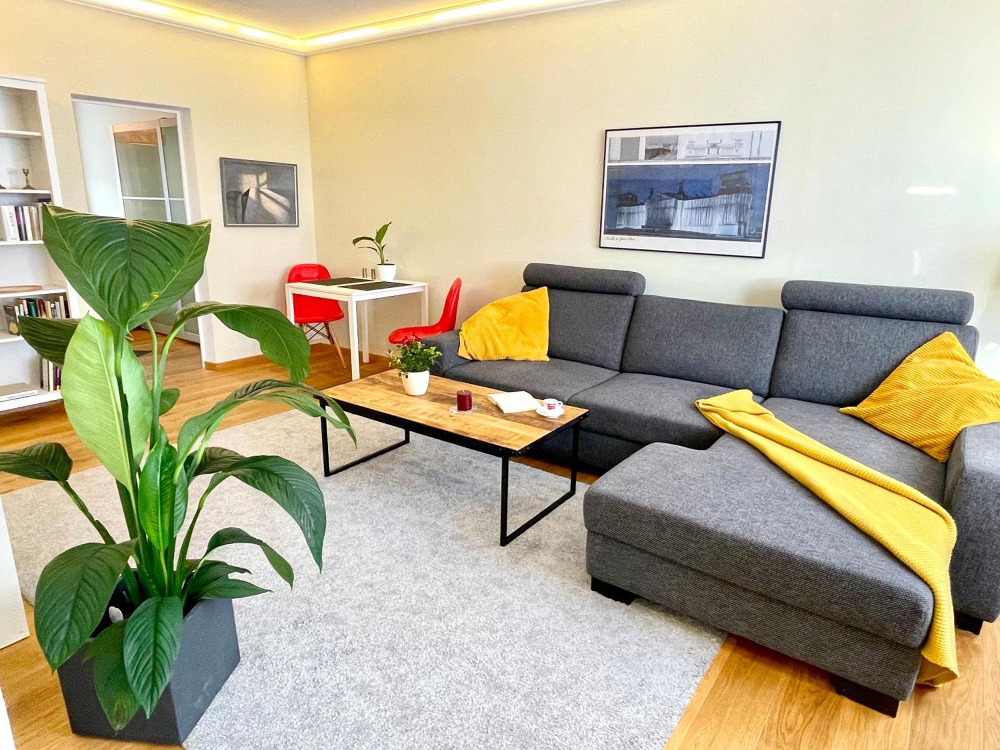 Zentrumsnahe Leipzig-Apartments, Nahe Ufz Und Bmw Inkl Parkplatz Und Fahrraeder Apartment Leipzig